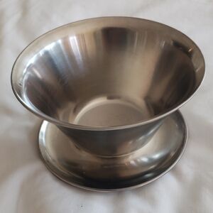 Vtg Leonard Stainless Steel Serving Bowl with Attached Base - Silver